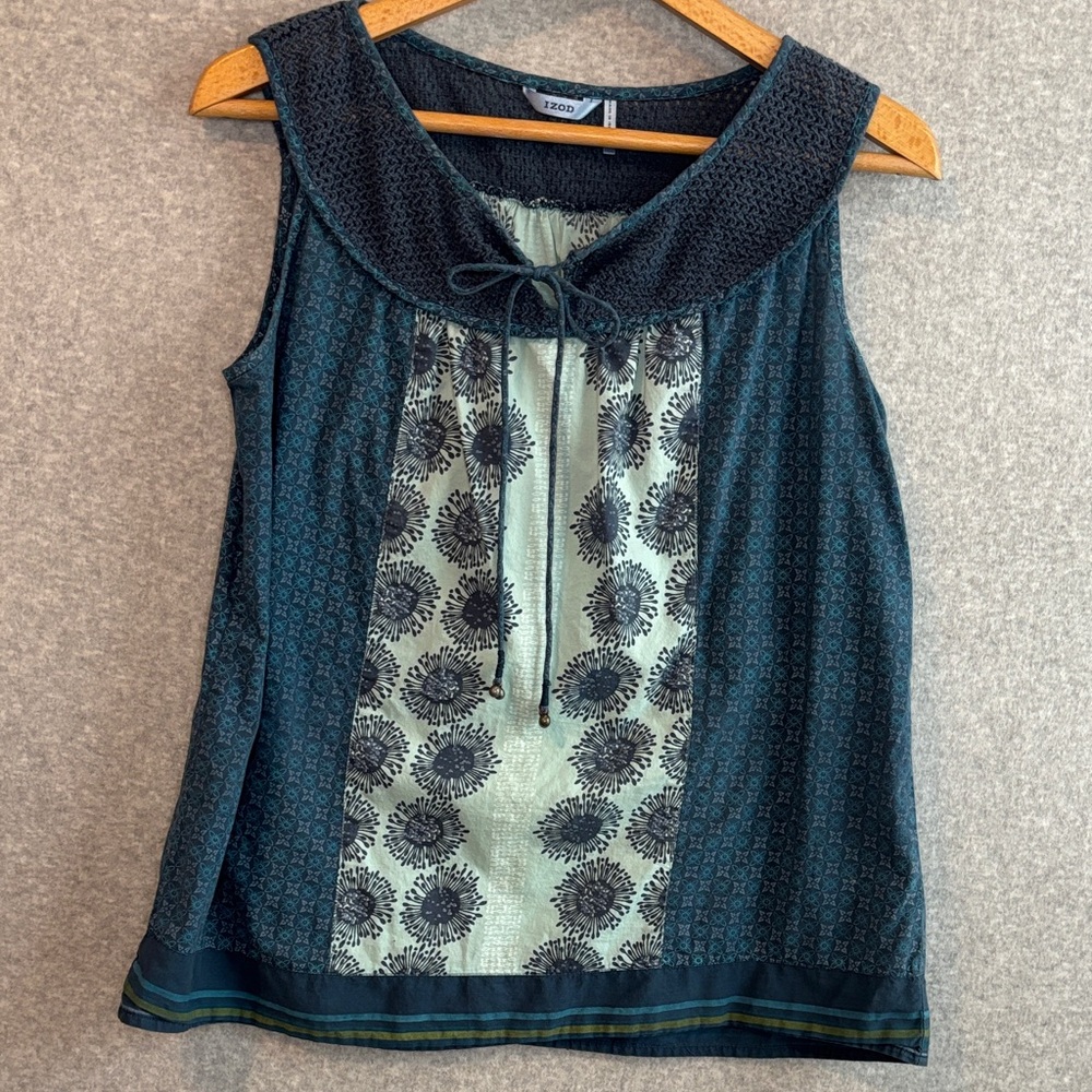 Izod Sleeveless Top with Floral Pattern in Blue and Green size medium